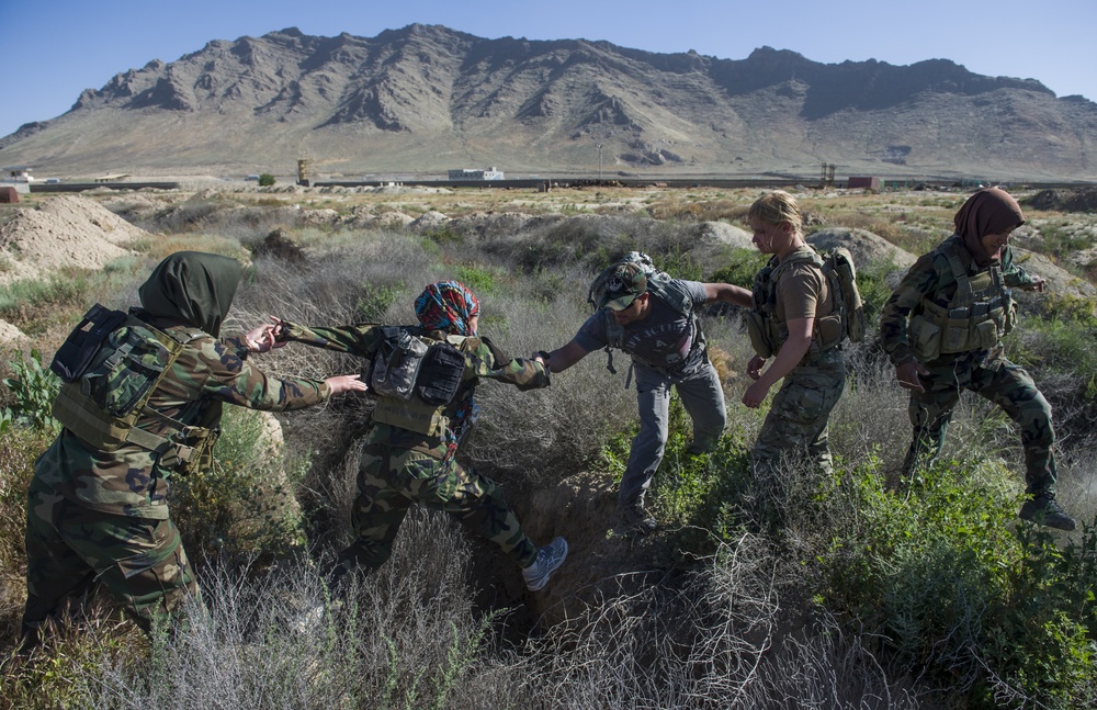 U.S Army trains Afghan special forces