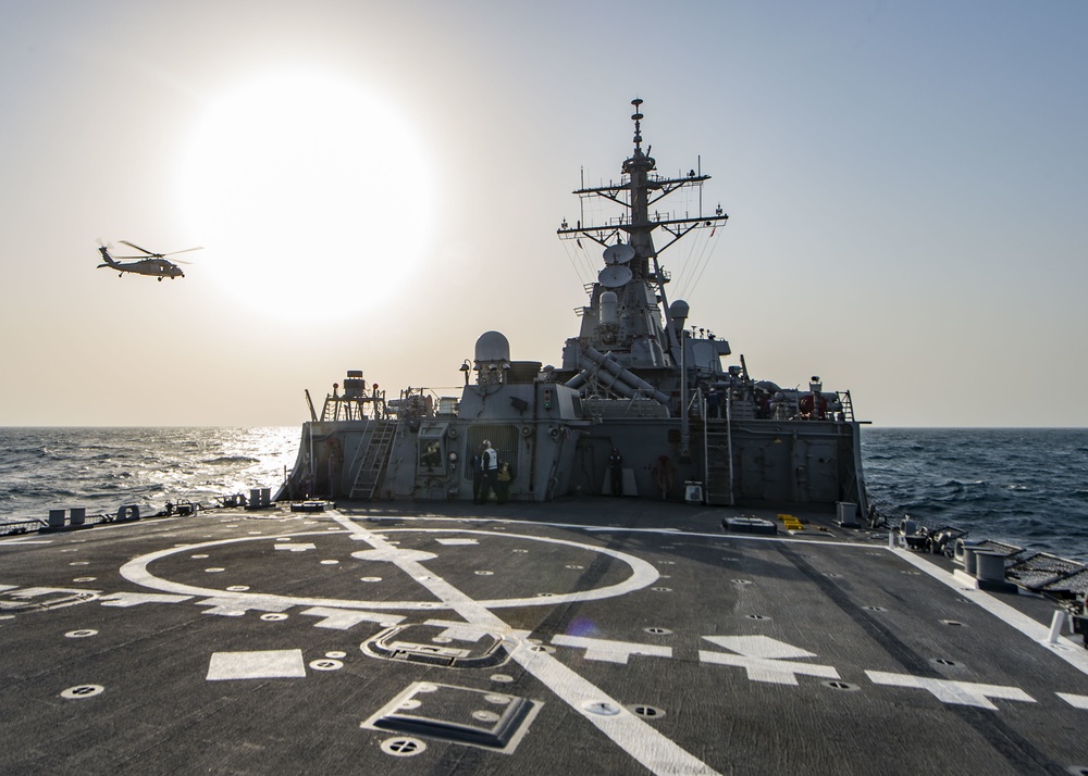 USS STOUT (DDG 55) HELICOPTER OPERATIONS