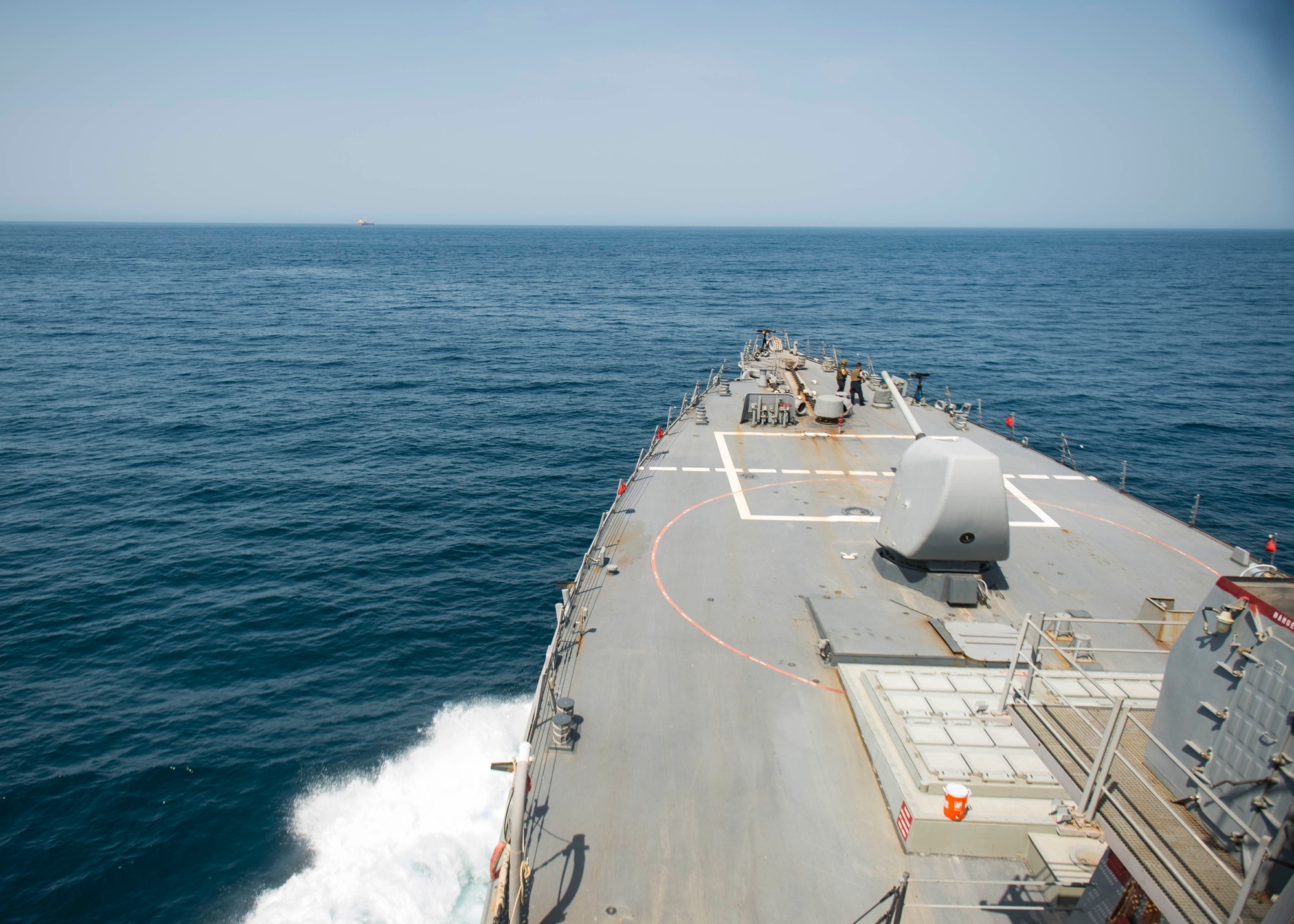 USS Stout transits the Strait of Hormuz in 2016. Photo by Mass Communication Specialist 3rd Class Bill Dodge, U.S. Navy, via DVIDS (public domain).
