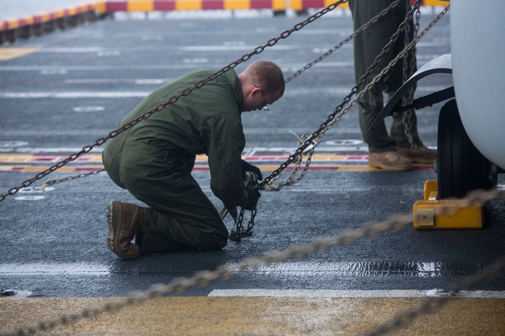 22nd MEU MRF Conducts Fast Rope Training