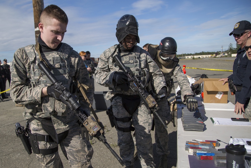 673d Security Forces Squadron conducts high risk response training