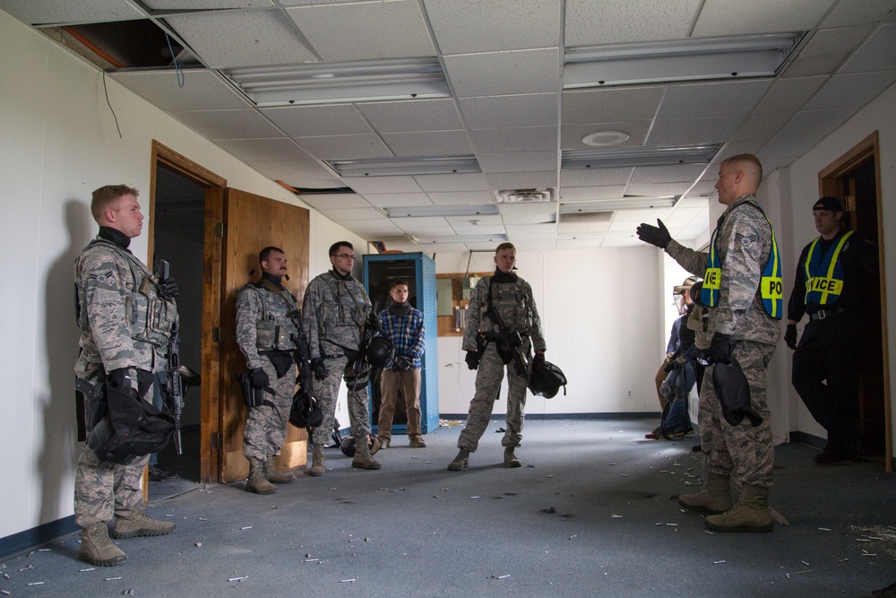 673rd Security Forces Squadron conducts high risk response training