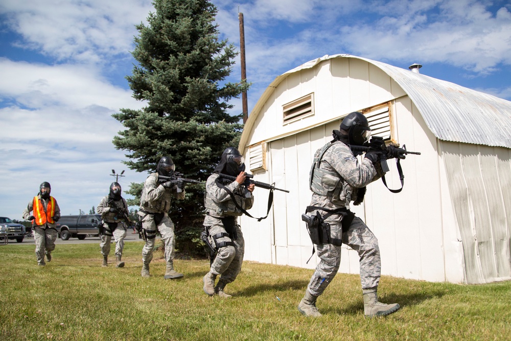 673d Security Forces Squadron conducts high risk response training