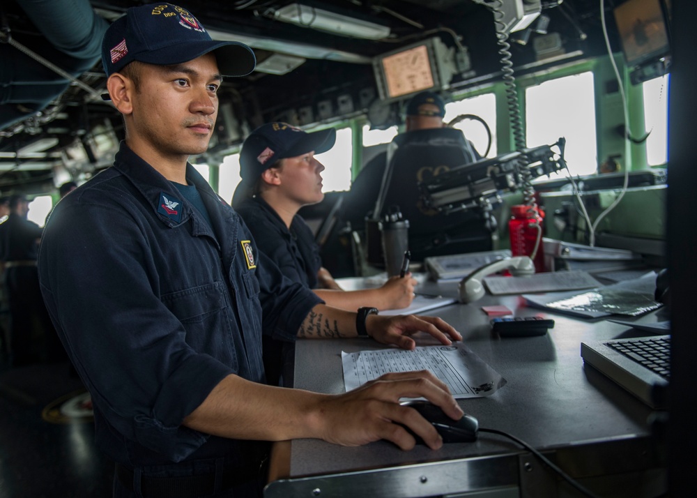 USS STOUT (DDG 55) STRAIT OF HORMUZ TRANSIT