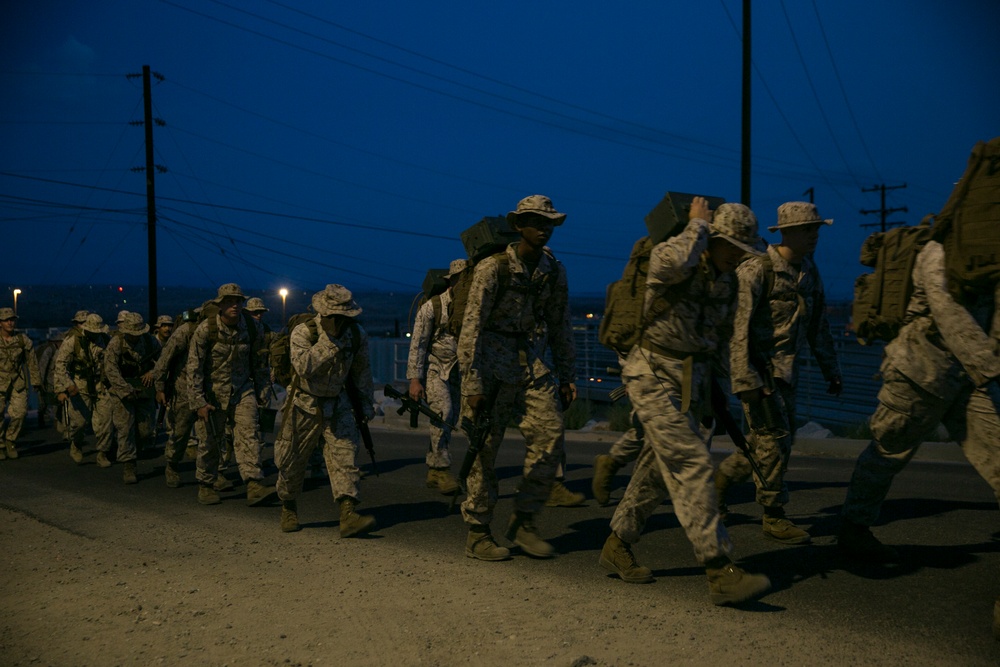 HQSC 7th Marine Regiment tackles obstacle course
