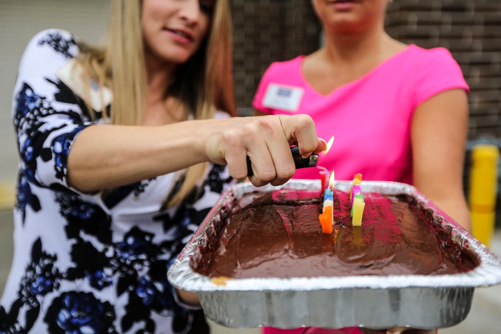 Surprise birthday cake for Pfc. Isom, thanks to USO and family