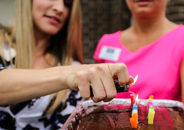 Surprise birthday cake for Pfc. Isom, thanks to USO and family