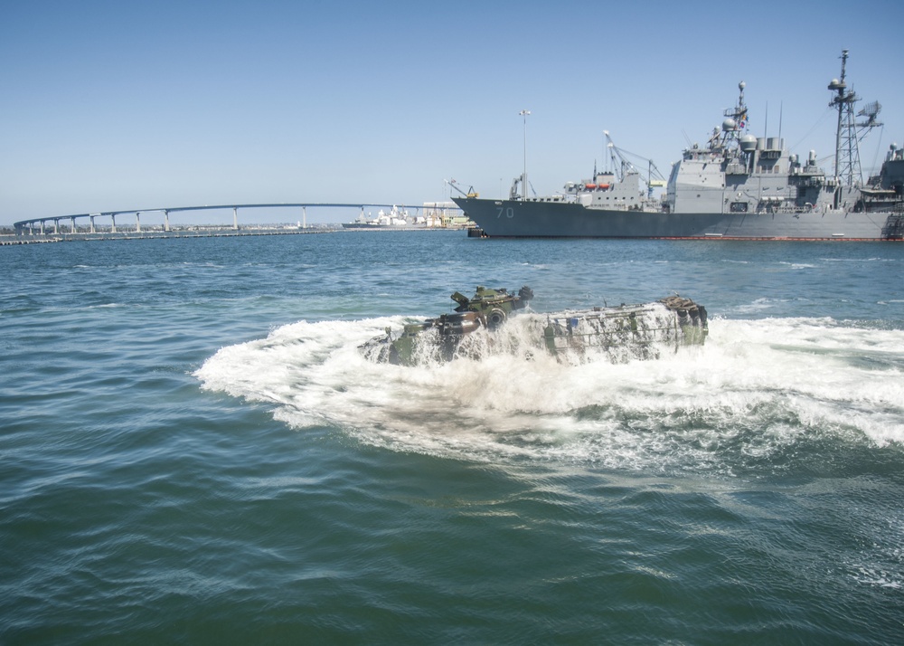 U.S. Marines and ARM Usumacinta Conducts AAV Ops during RIMPAC SOCAL 2016