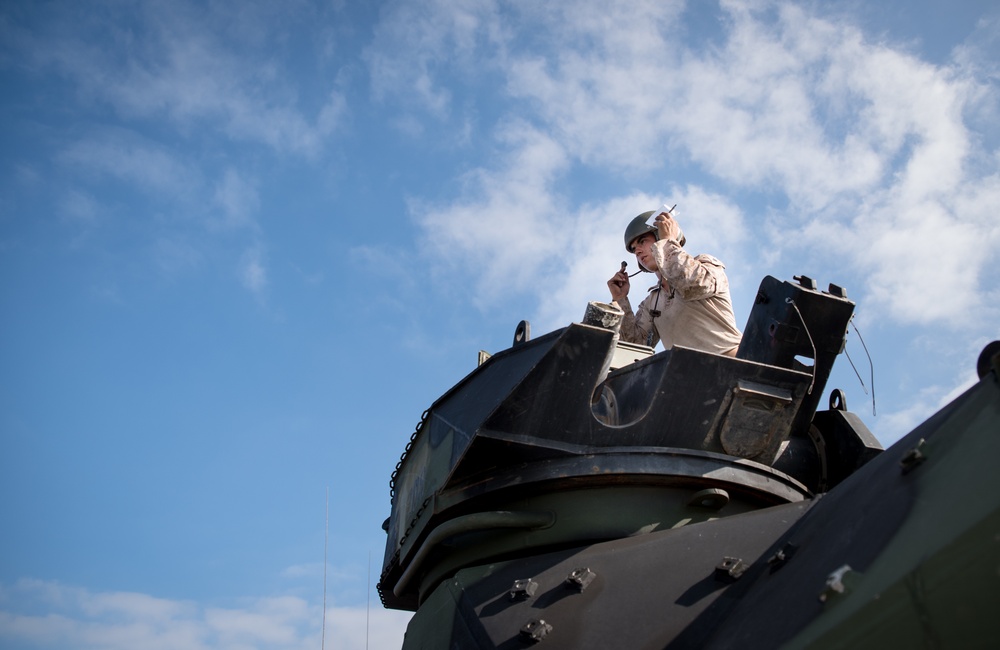 U.S. Marines and ARM Usumacinta Conducts AAV Ops during RIMPAC SOCAL 2016