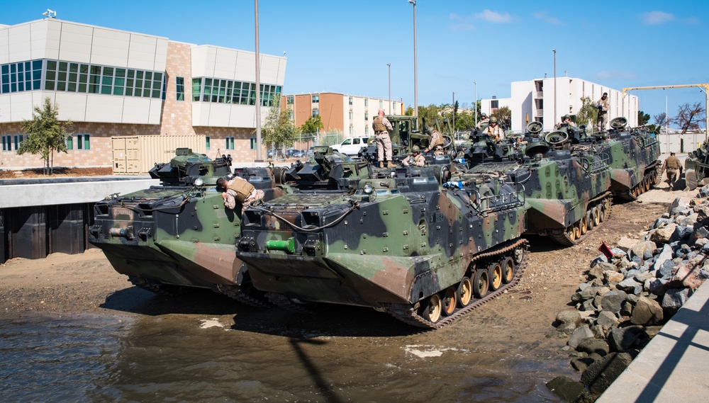 U.S. Marines and ARM Usumacinta Conducts AAV Ops during RIMPAC SOCAL 2016