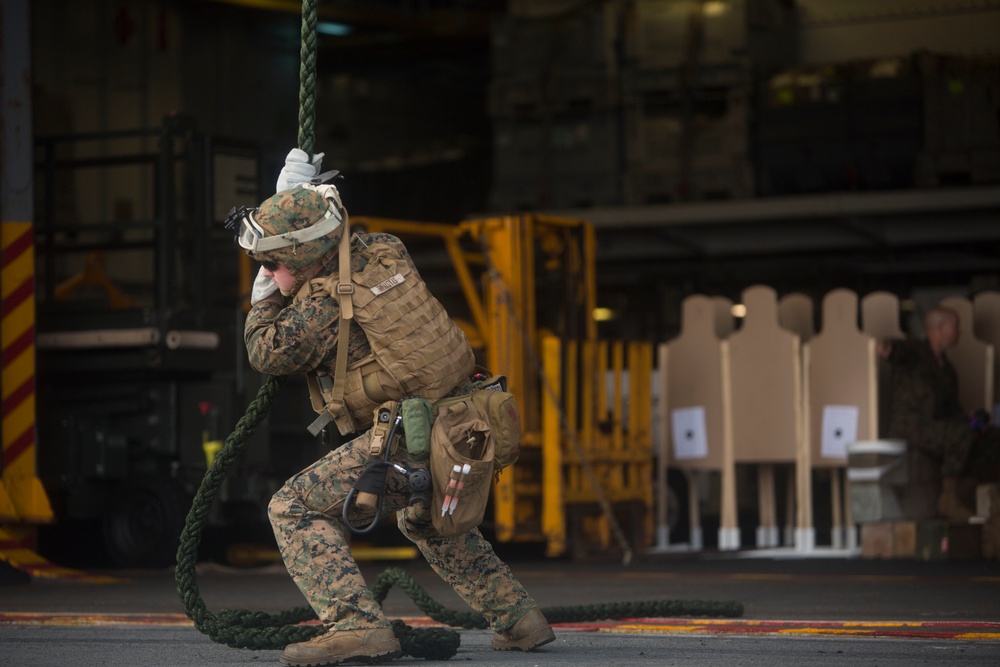 22nd MEU MRF Conducts Fast Rope Training