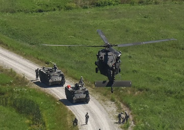 Army Reserve Aviation Command (ARAC) conducts joint MEDEVAC training with the 19th Engineer Battalion