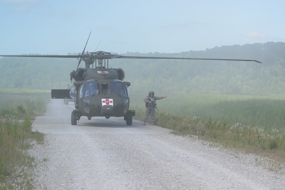 Army Reserve Aviation Command (ARAC) conducts joint MEDEVAC training with the 19th Engineer Battalion