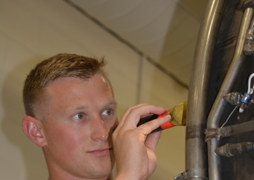 Team JSTARS keeps 'em flying