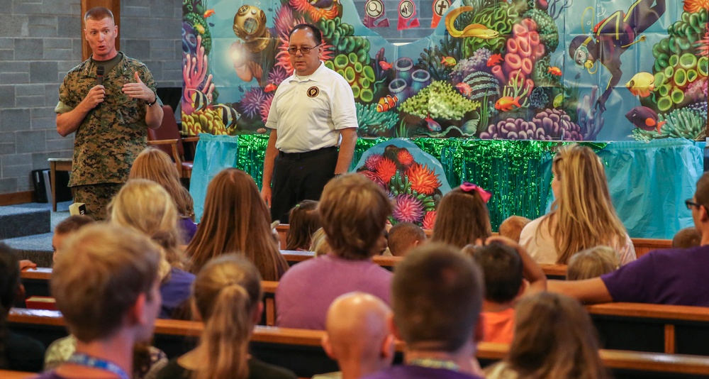 New River commanding officer Speaks to vacation bible school students