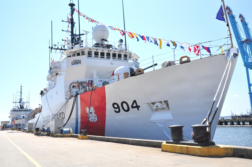 Coast Guard Cutter Northland holds change of command