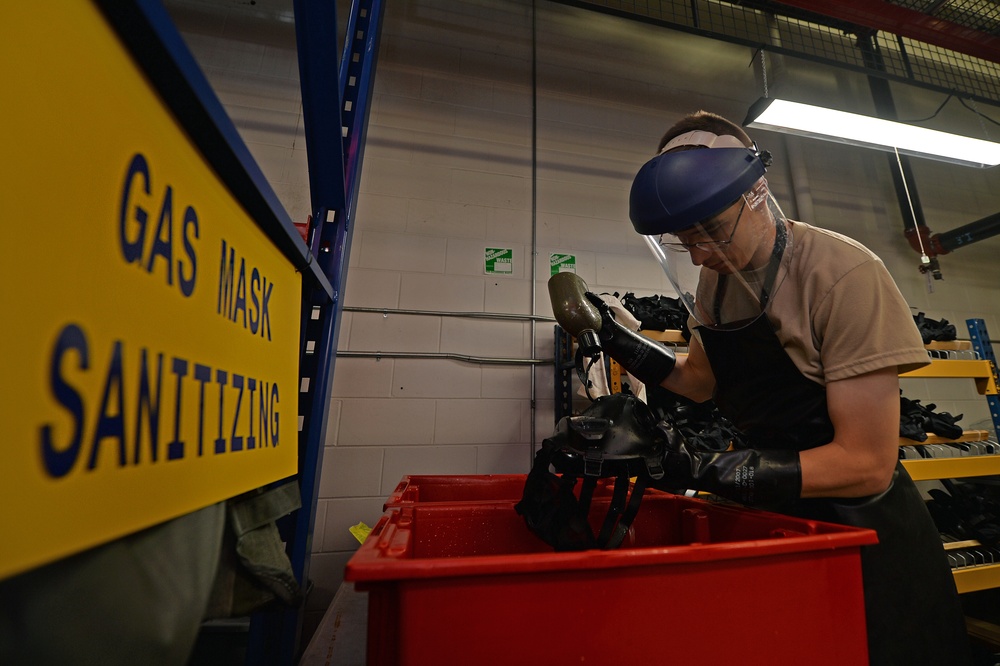 1st SOLRS Airmen test gas mask for leaks