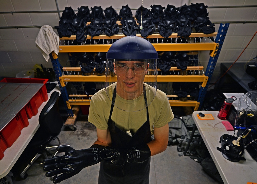 1st SOLRS Airmen test gas mask for leaks