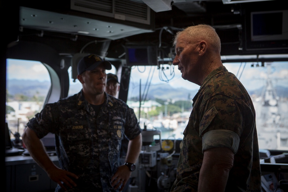 MARFORPAC Leaders visit USS Coronado during RIMPAC 2016