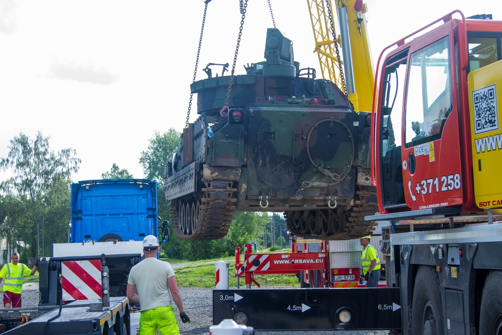 U.S. Soldiers, Latvians work transportation for Atlantic Resolve