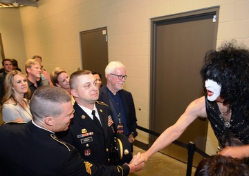 Oregon National Guard Soldiers meet KISS rock band