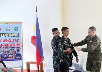 U.S. shares knowledge on first responder skills at local hospital in the Philippines