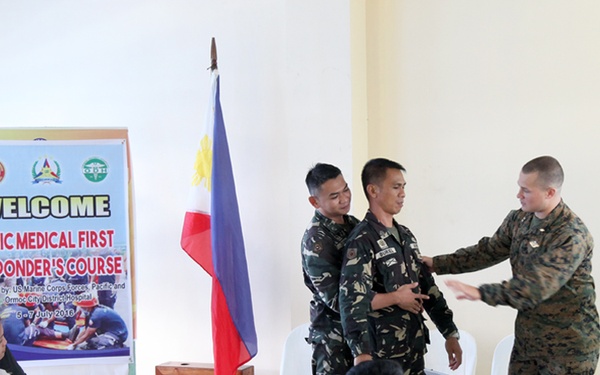 U.S. shares knowledge on first responder skills at local hospital in the Philippines