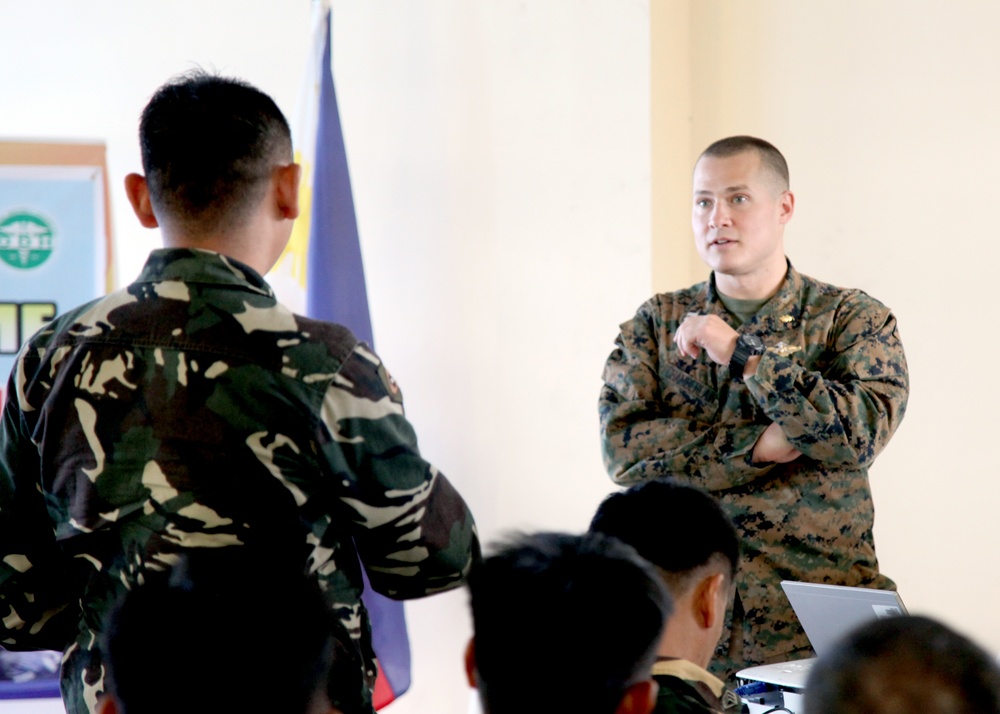 U.S. shares knowledge on first responder skills at local hospital in the Philippines