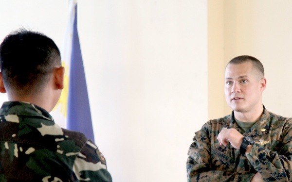 U.S. shares knowledge on first responder skills at local hospital in the Philippines