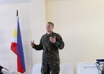 U.S. shares knowledge on first responder skills at local hospital in the Philippines