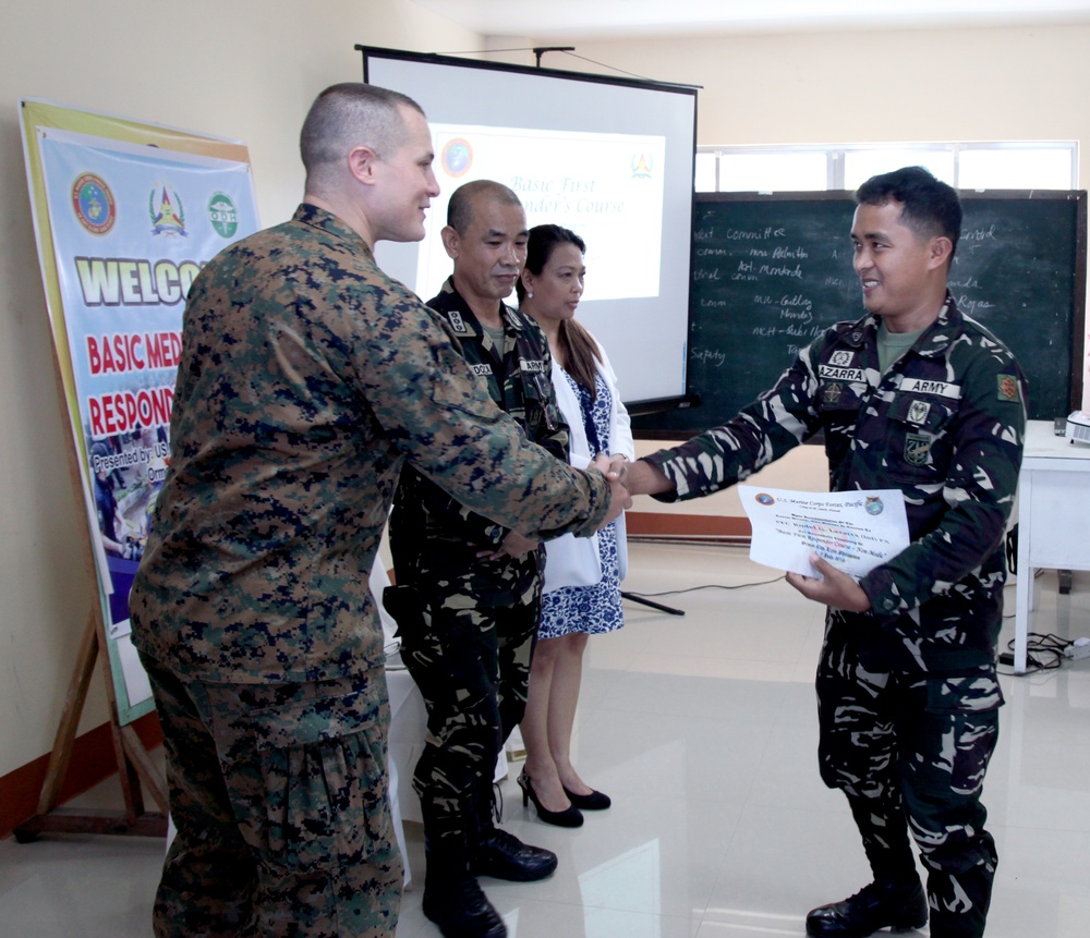 U.S. shares knowledge on first responder skills at local hospital in the Philippines