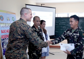 U.S. shares knowledge on first responder skills at local hospital in the Philippines