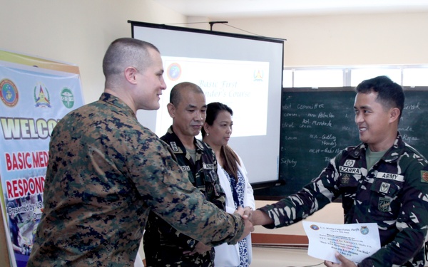 U.S. shares knowledge on first responder skills at local hospital in the Philippines