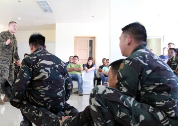 U.S. shares knowledge on first responder skills at local hospital in the Philippines
