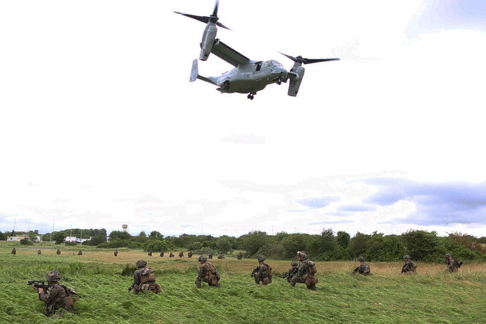 SPMAGTF-CR-AF &amp; French Army execute Combined Arms attack exercise