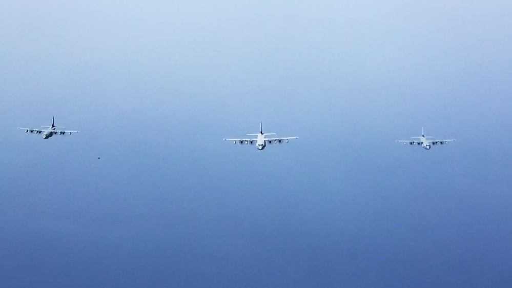 SPMAGTF-CR-AF Aviation conducts a large force integration flight