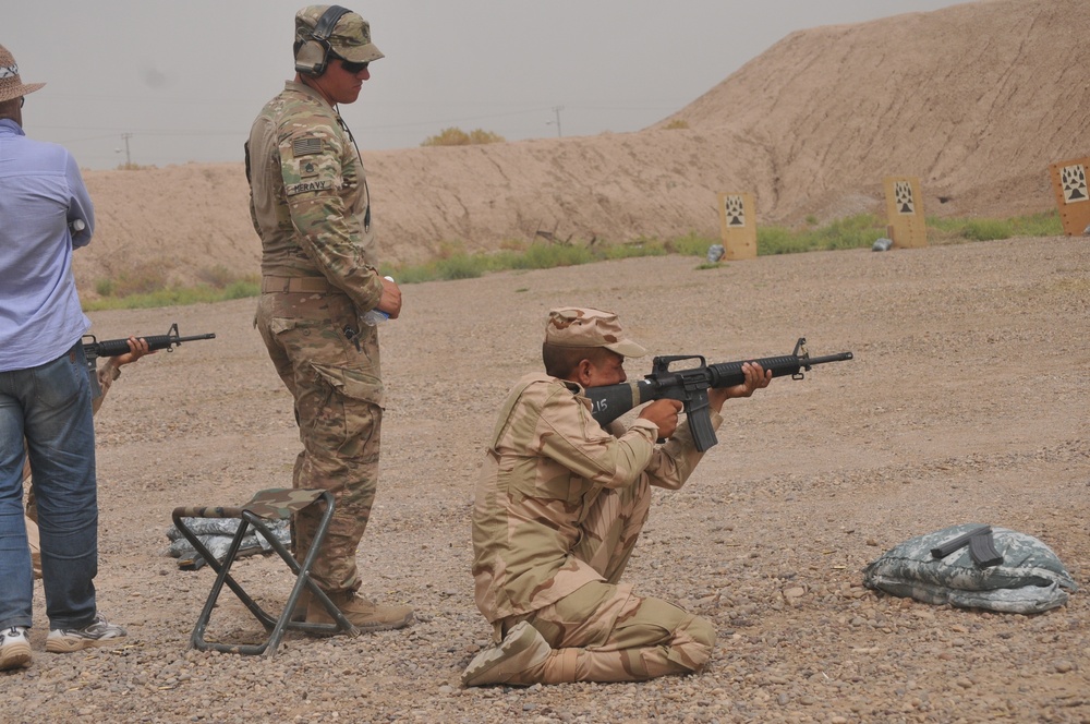 Iraqi ranger students practice rifle skills