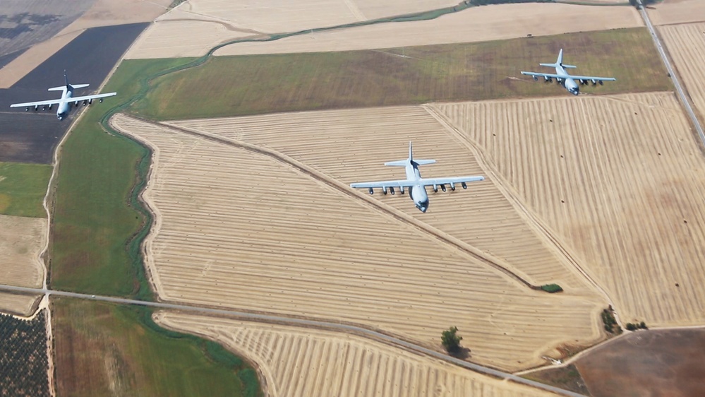 SPMAGTF-CR-AF Aviation conducts a large force integration flight