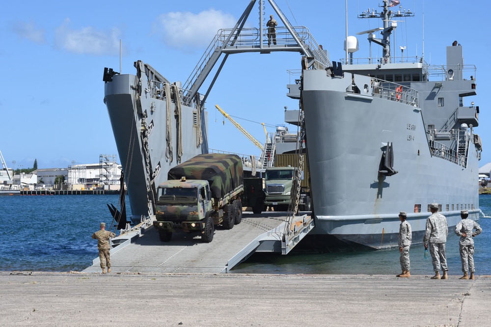 Navy Expeditionary Logistics Regiment Conduct Simulated Disaster Relief Supply Offload