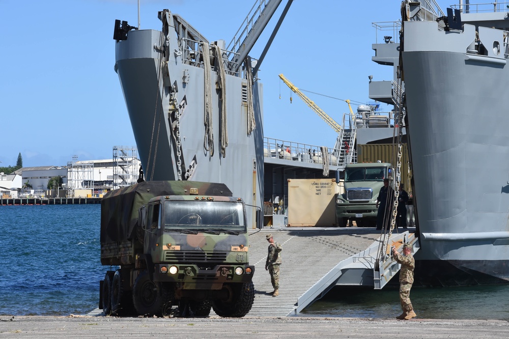 Navy Expeditionary Logistics Regiment Conduct Simulated Disaster Relief Supply Offload