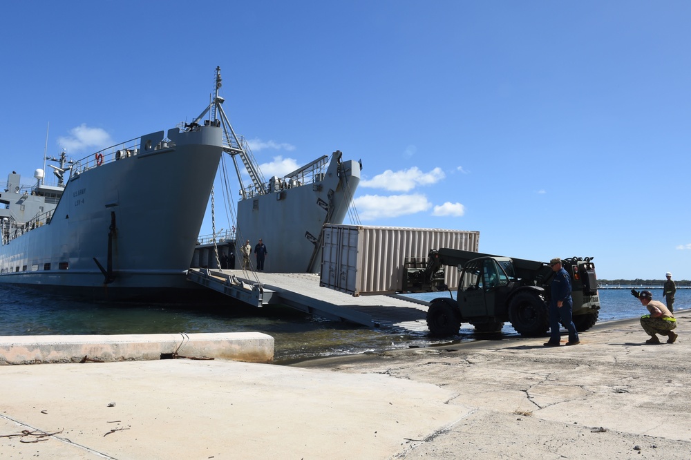 Navy Expeditionary Logistics Regiment Conduct Simulated Disaster Relief Supply Offload