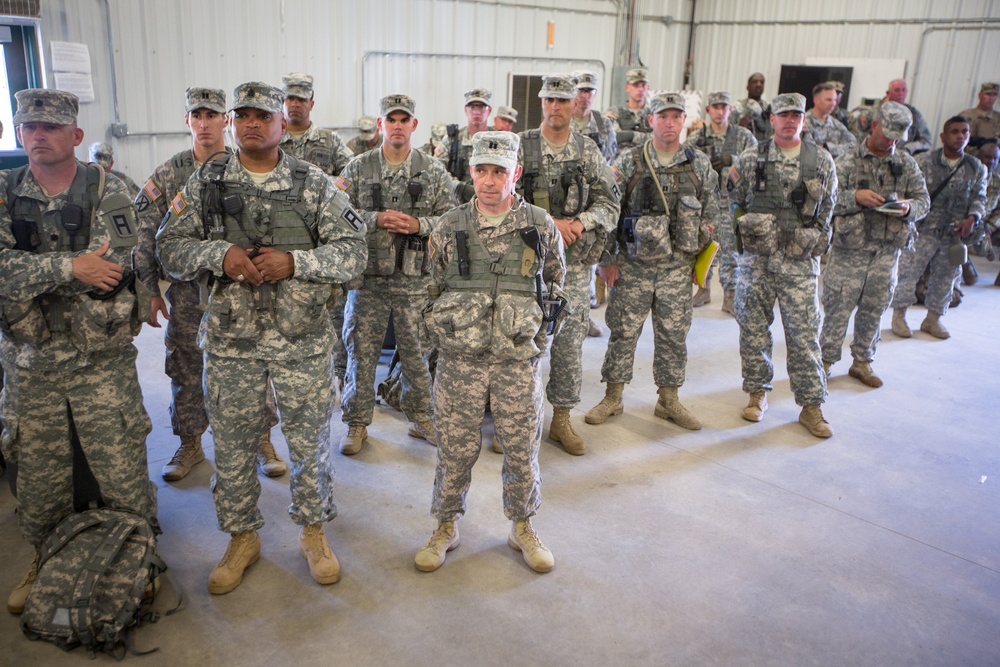 OCT's from 181 Infantry Brigade attend warm start brief at WAREX 86-16-03