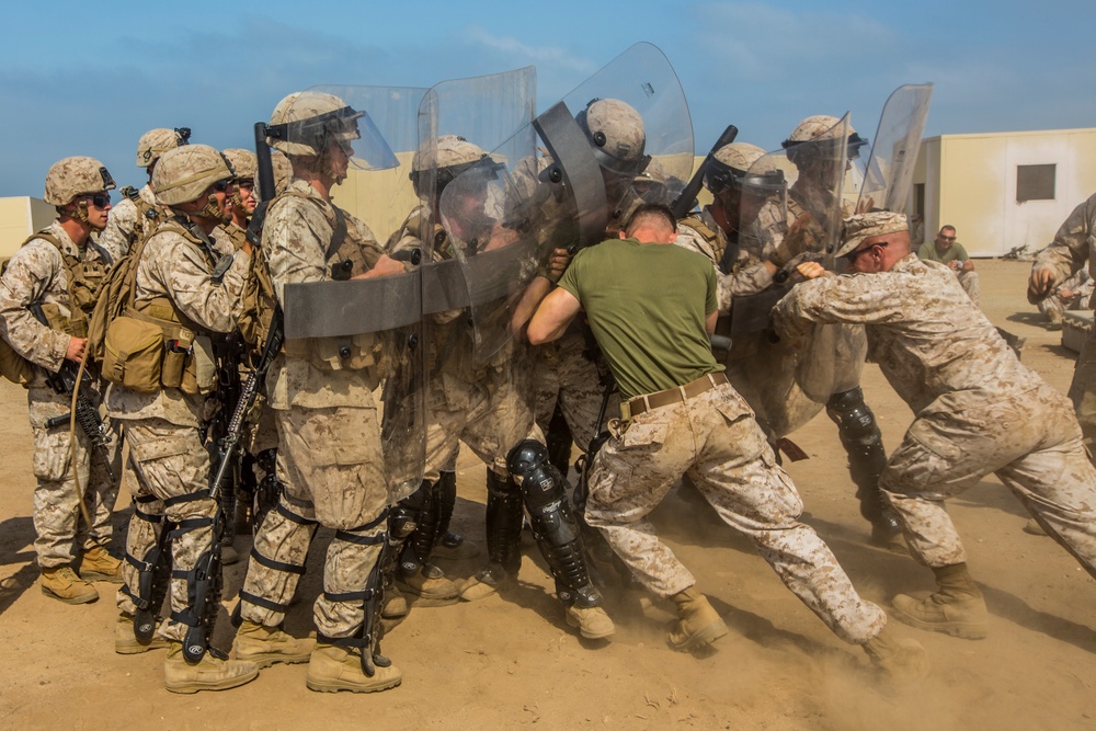 Koa Moana Marines conducts non-leathal weapon training