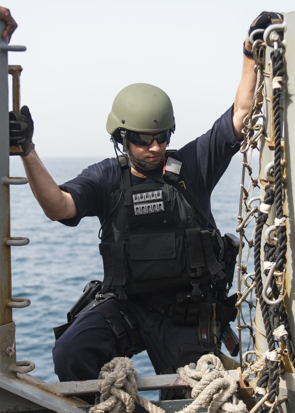 USS STOUT (DDG 55) VISIT, BOARD, SEARCH AND SEIZURE (VBSS)
