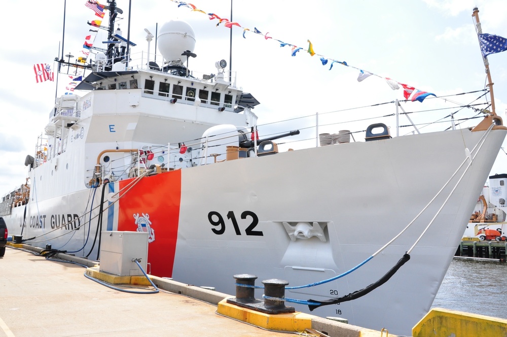 Coast Guard Cutter Legare holds change-of-command ceremony