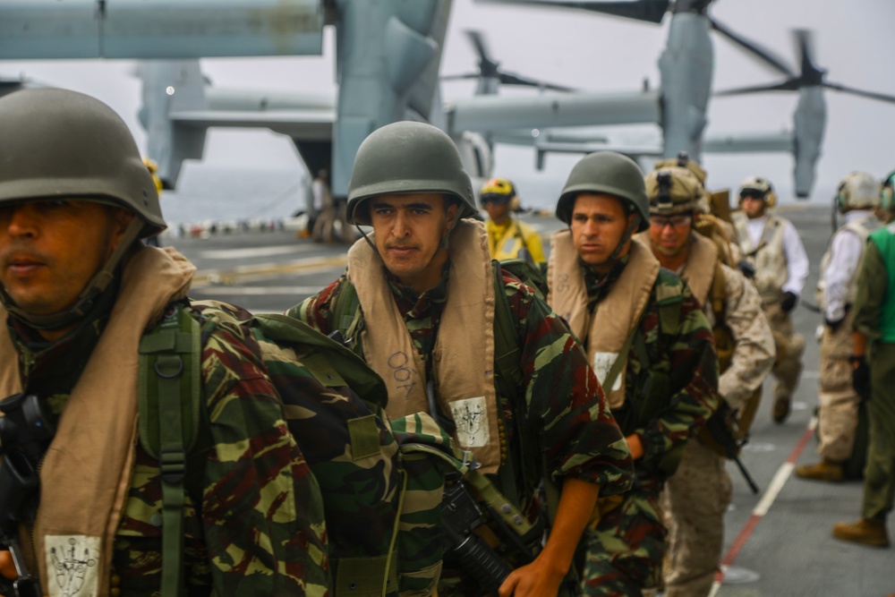 22nd MEU and Moroccan forces practice aircraft embarkation aboard Wasp