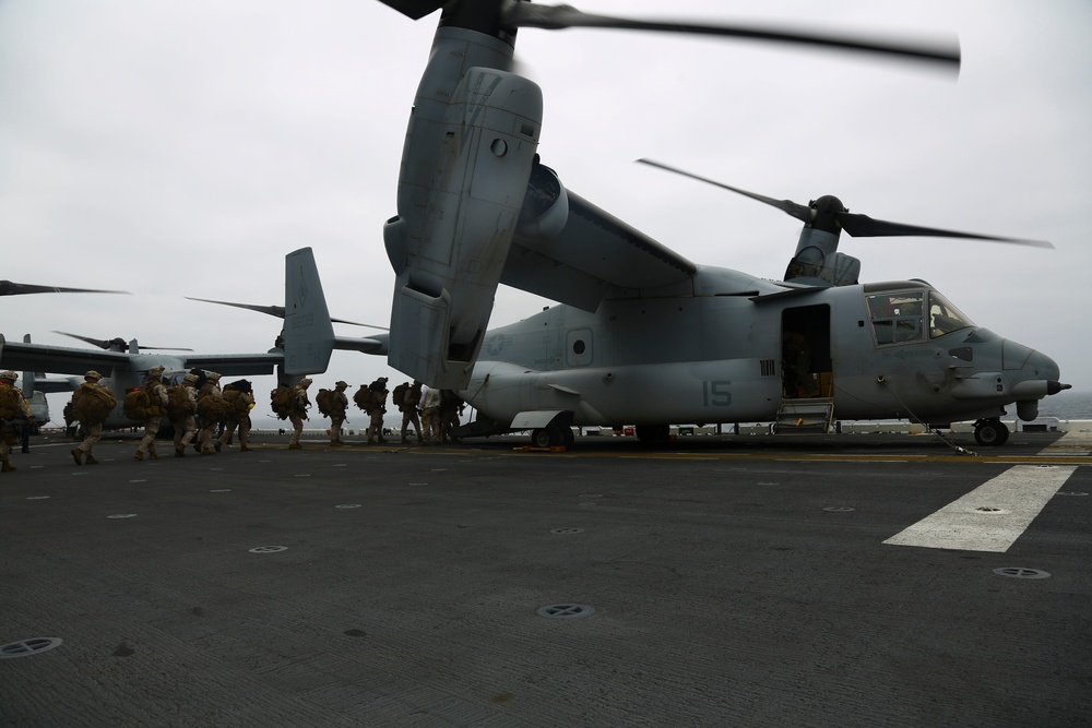 22nd MEU and Moroccan forces practice aircraft embarkation aboard Wasp