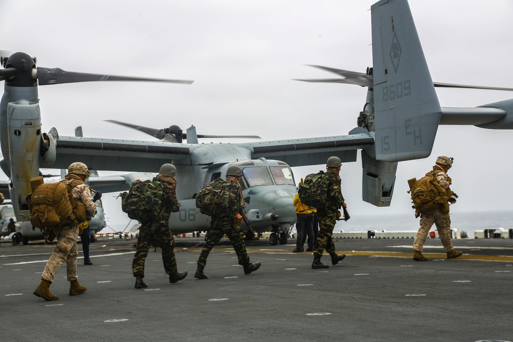 22nd MEU and Moroccan forces practice aircraft embarkation aboard Wasp