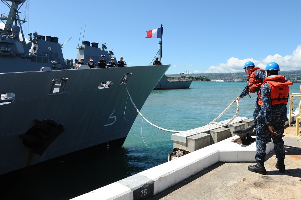 FS Prairial (F 731) gets underway for RIMPAC