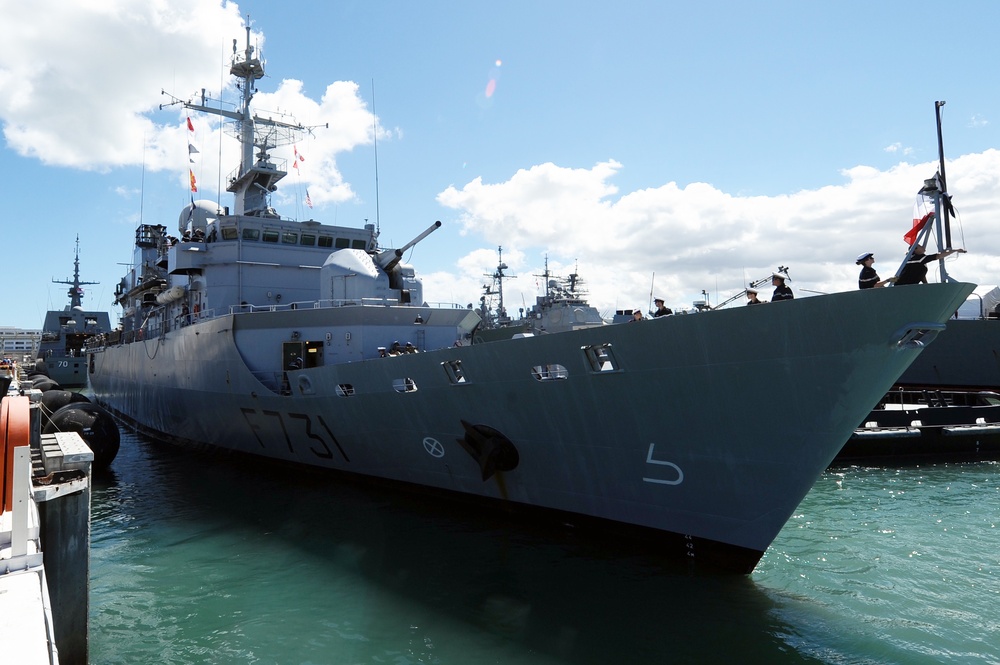FS Prairial (F 731) gets underway for RIMPAC